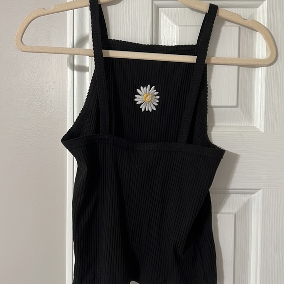 Black flower tank top. - Picture 2 of 2